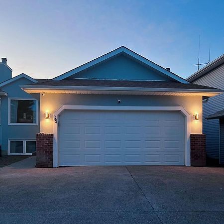 Elegant Garden Suite&2Mins Bus Station Close Lrt& Free Parking Calgary Exterior photo